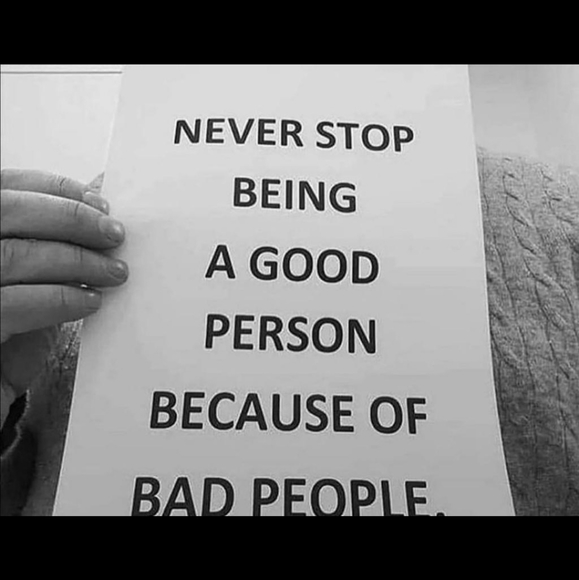 EUC Red Shoulder Purse with Pockets - Picture 14 of 14